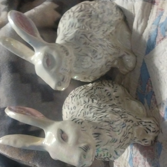 Pair of Ceramic bunnies - Picture 4 of 8